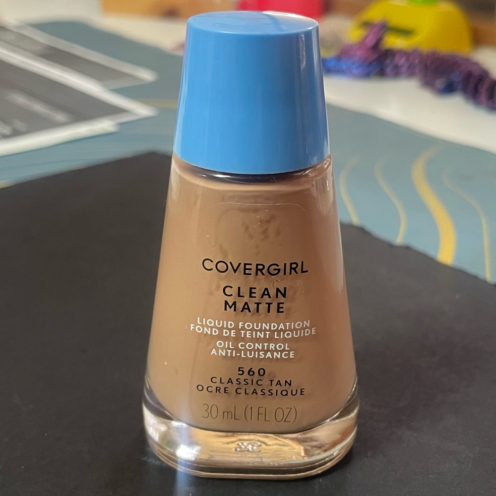 Covergirl Clean Matte Liquid Foundation - Classic Tan